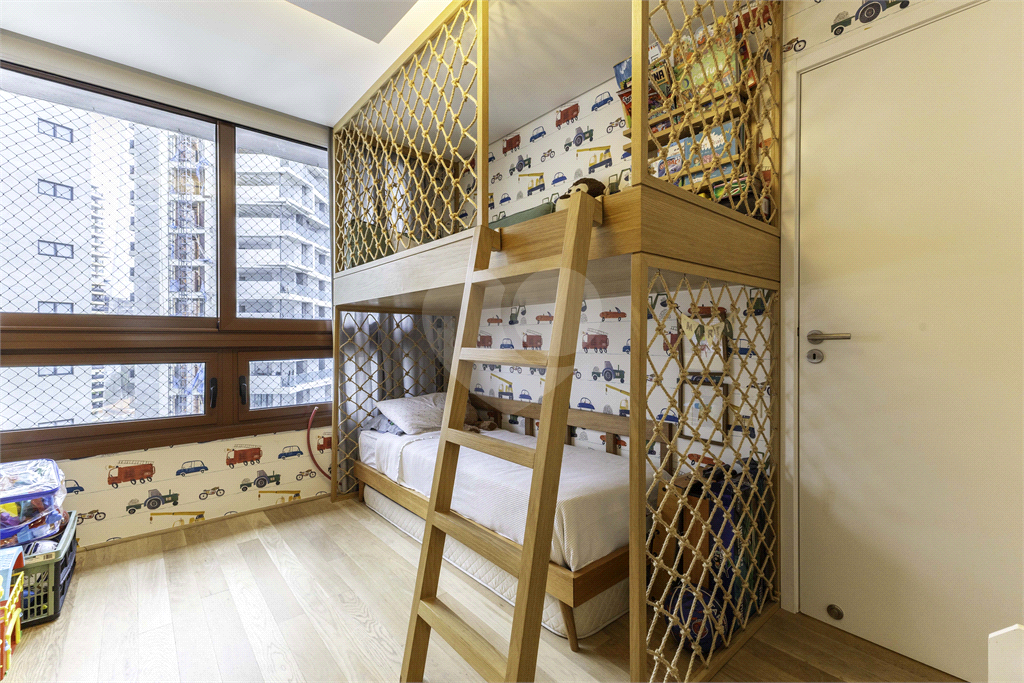 Apartamento dúplex para venda, com 196 m, 3 suítes e 3 vagas na Vila Madalena-SP