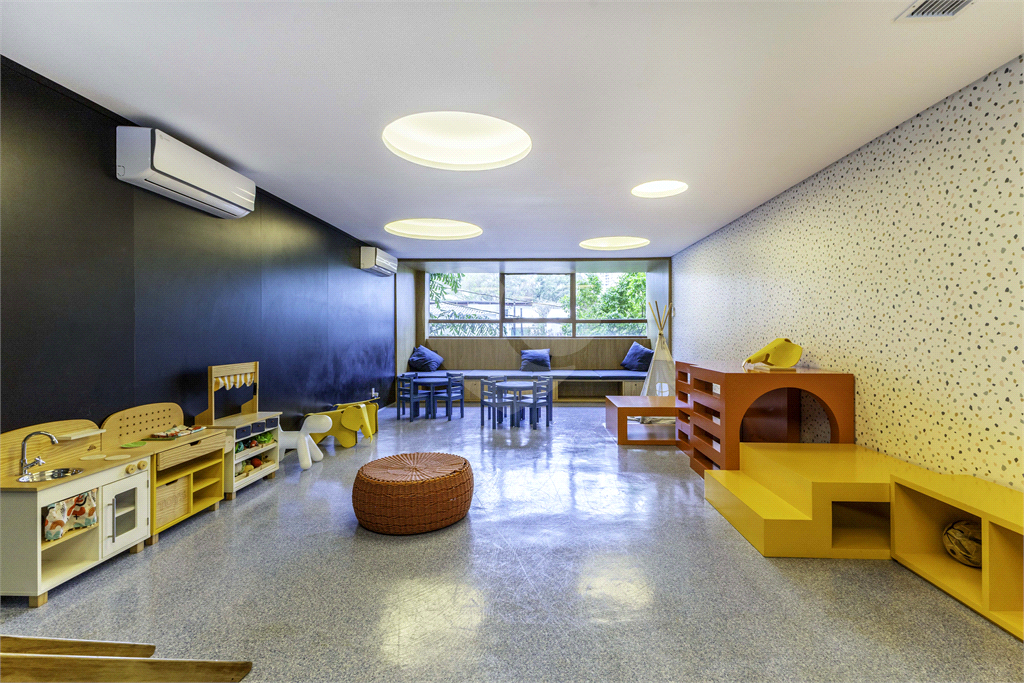 Apartamento dúplex para venda, com 196 m, 3 suítes e 3 vagas na Vila Madalena-SP