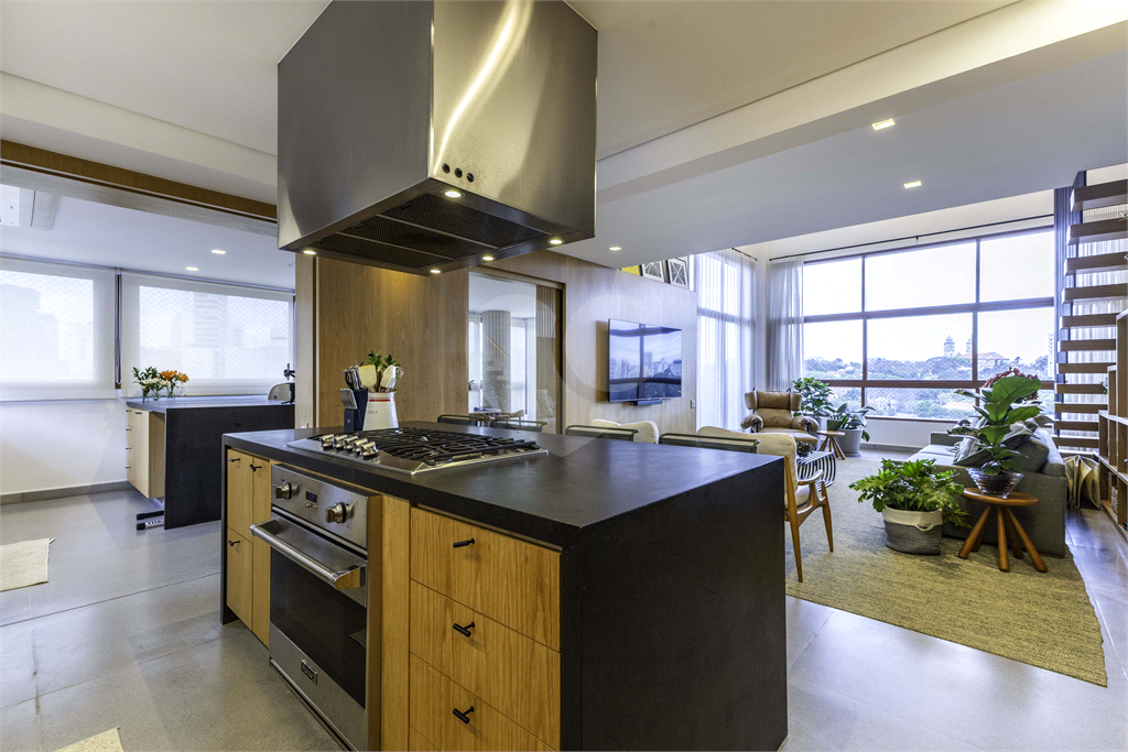 Apartamento dúplex para venda, com 196 m, 3 suítes e 3 vagas na Vila Madalena-SP