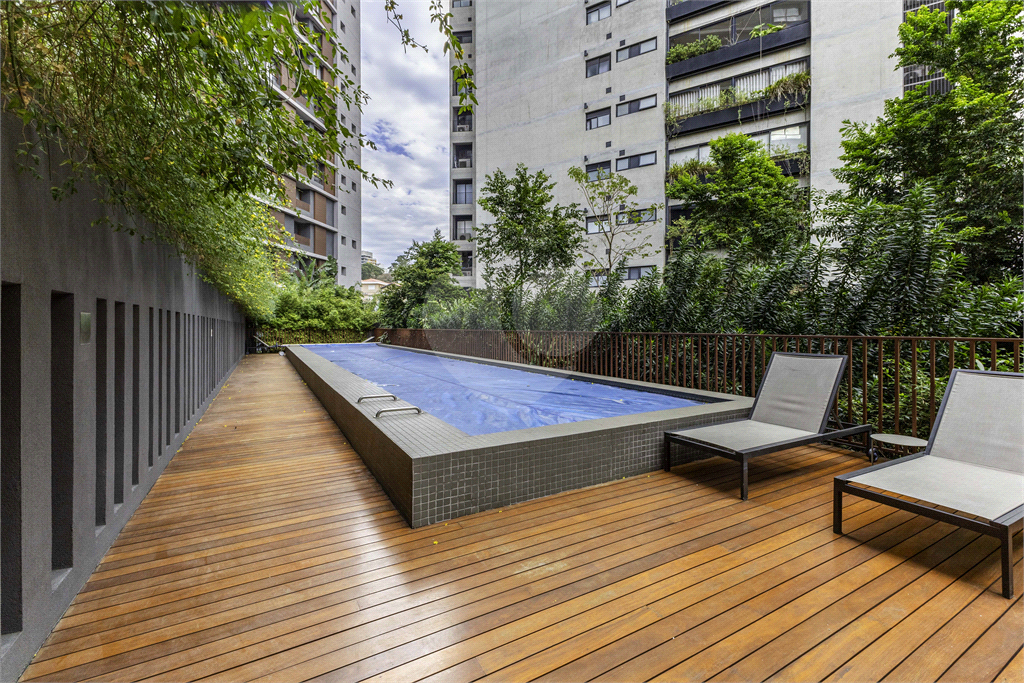 Apartamento dúplex para venda, com 196 m, 3 suítes e 3 vagas na Vila Madalena-SP