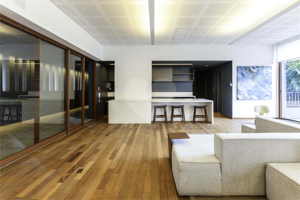 Apartamento dúplex para venda, com 196 m, 3 suítes e 3 vagas na Vila Madalena-SP