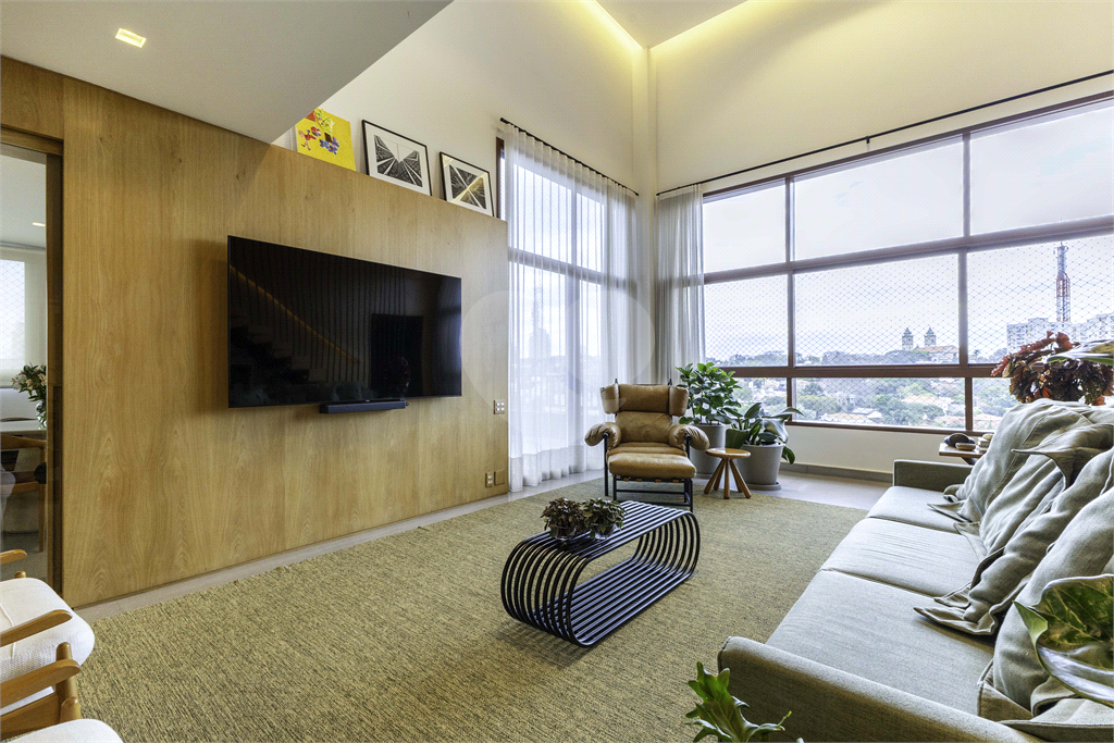 Apartamento dúplex para venda, com 196 m, 3 suítes e 3 vagas na Vila Madalena-SP
