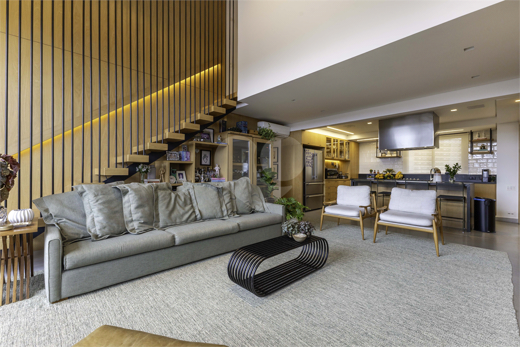 Apartamento dúplex para venda, com 196 m, 3 suítes e 3 vagas na Vila Madalena-SP