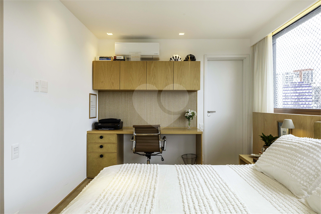Apartamento dúplex para venda, com 196 m, 3 suítes e 3 vagas na Vila Madalena-SP