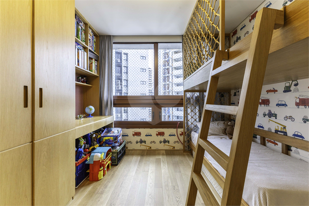 Apartamento dúplex para venda, com 196 m, 3 suítes e 3 vagas na Vila Madalena-SP