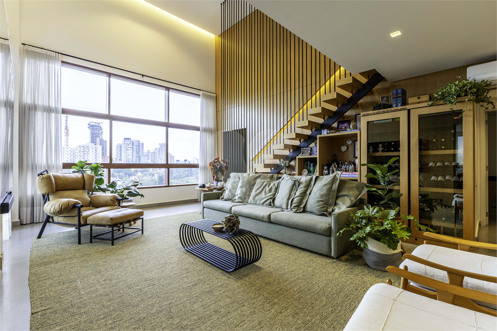 Apartamento dúplex para venda, com 196 m, 3 suítes e 3 vagas na Vila Madalena-SP