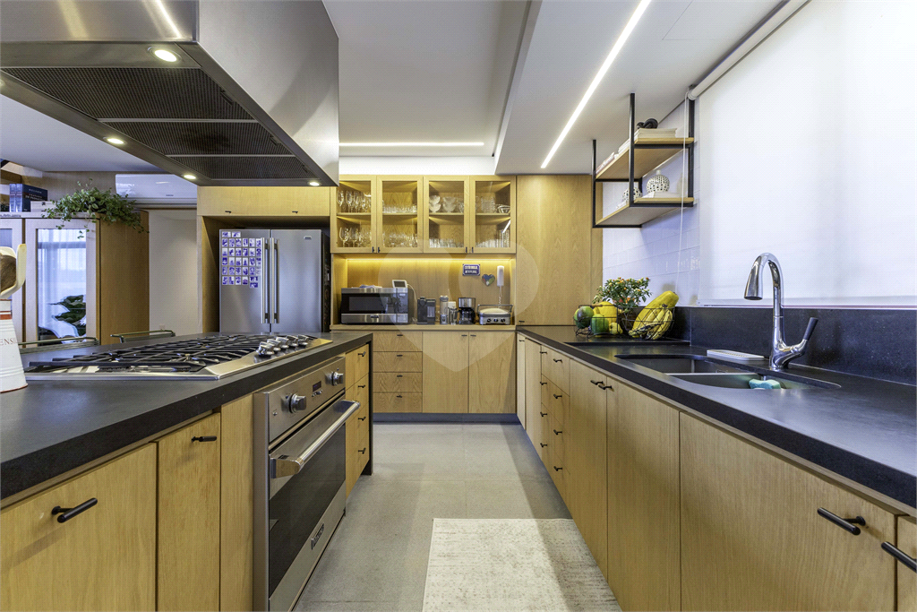 Apartamento dúplex para venda, com 196 m, 3 suítes e 3 vagas na Vila Madalena-SP
