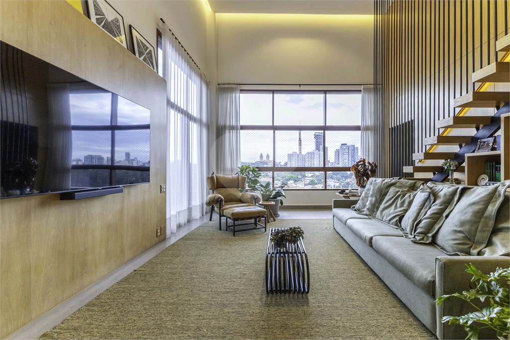 Apartamento dúplex para venda, com 196 m, 3 suítes e 3 vagas na Vila Madalena-SP