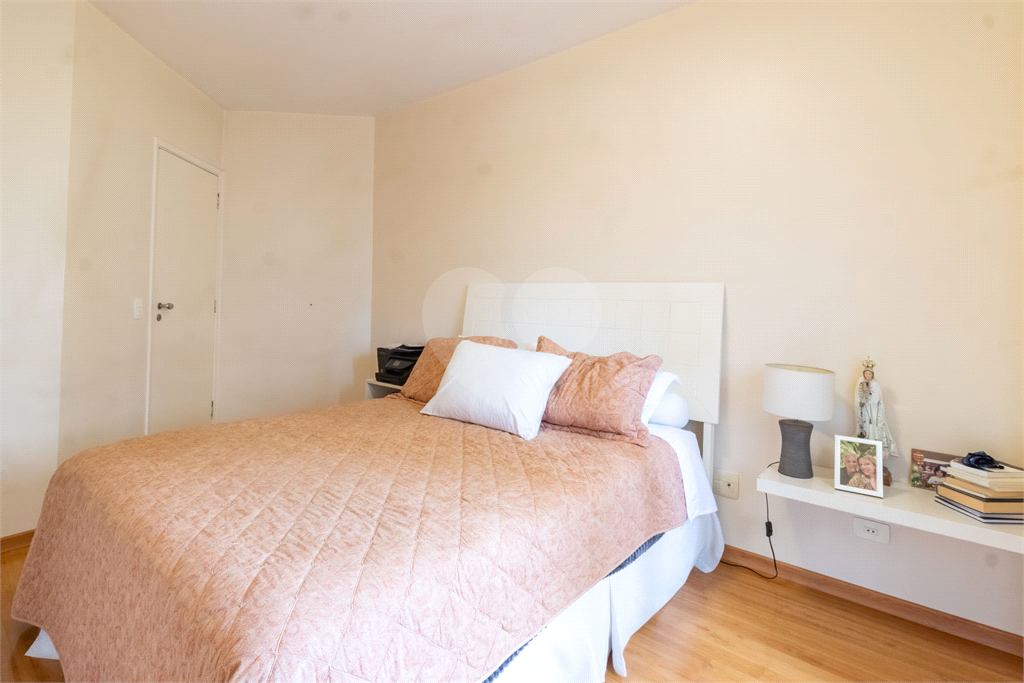APARTAMENTO em MOEMA