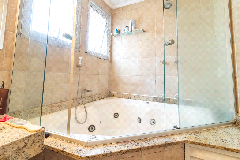 APARTAMENTO em MOEMA