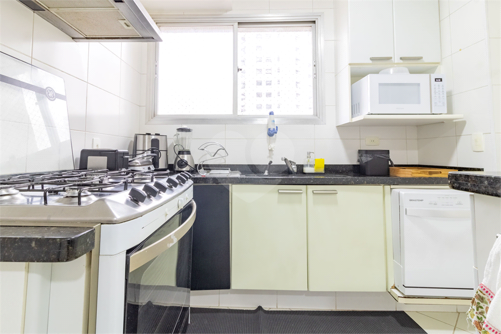 APARTAMENTO em MOEMA