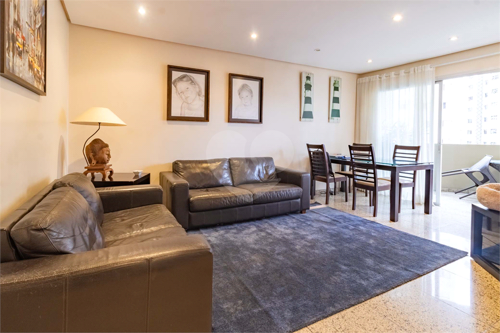 APARTAMENTO em MOEMA
