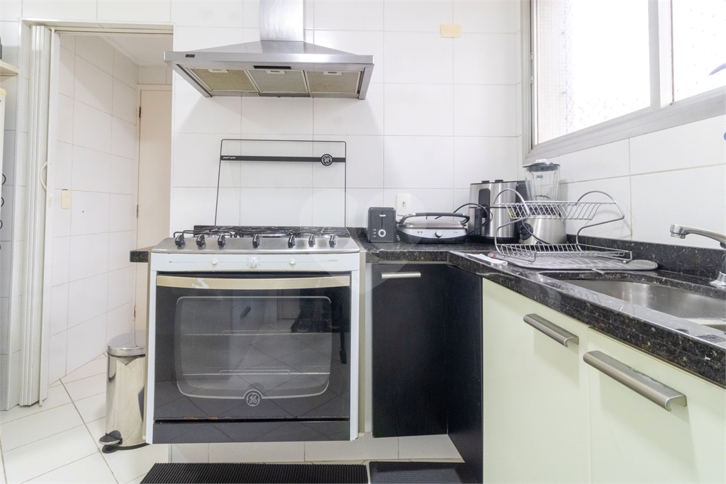 APARTAMENTO em MOEMA