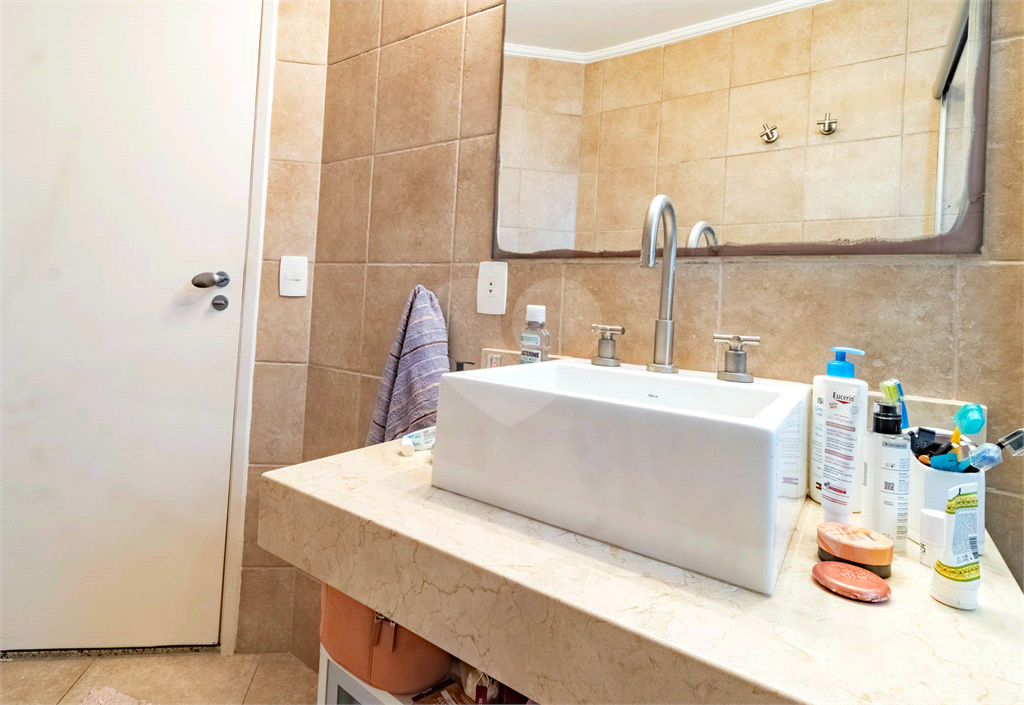 APARTAMENTO em MOEMA