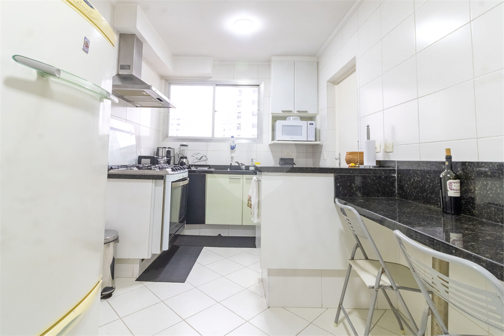 APARTAMENTO em MOEMA