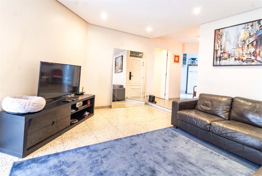 APARTAMENTO em MOEMA