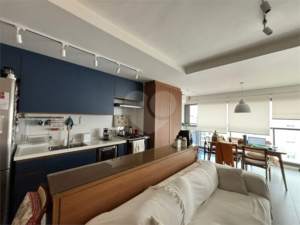 Imóvel de 69m² reformado com marcenaria de alto padrão, 2 quarto sendo 1 suíte 1 vaga Vila Romana
