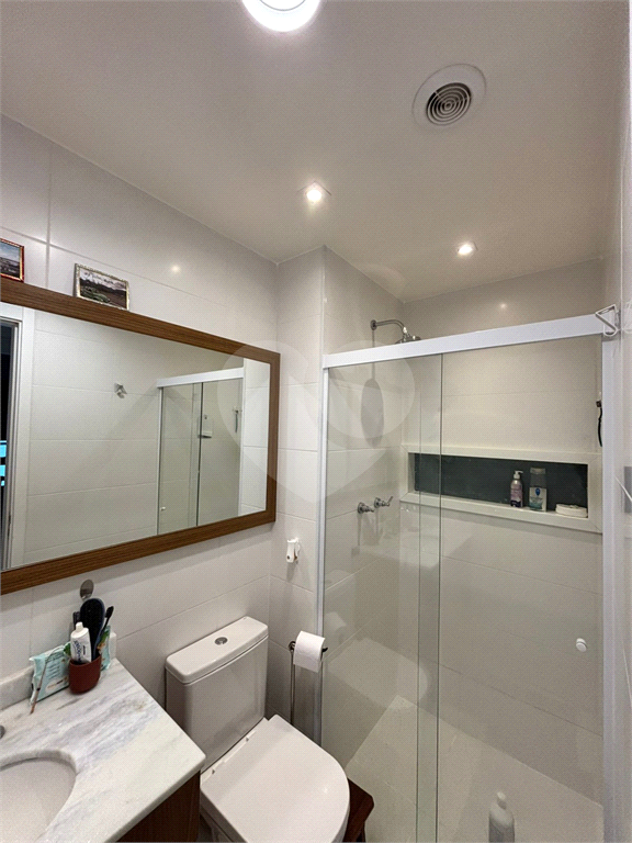 Imóvel de 69m² reformado com marcenaria de alto padrão, 2 quarto sendo 1 suíte 1 vaga Vila Romana