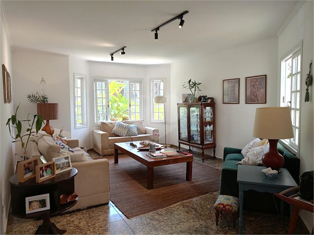 CASA - RESIDENCIAL ALPHAVILLE 11 