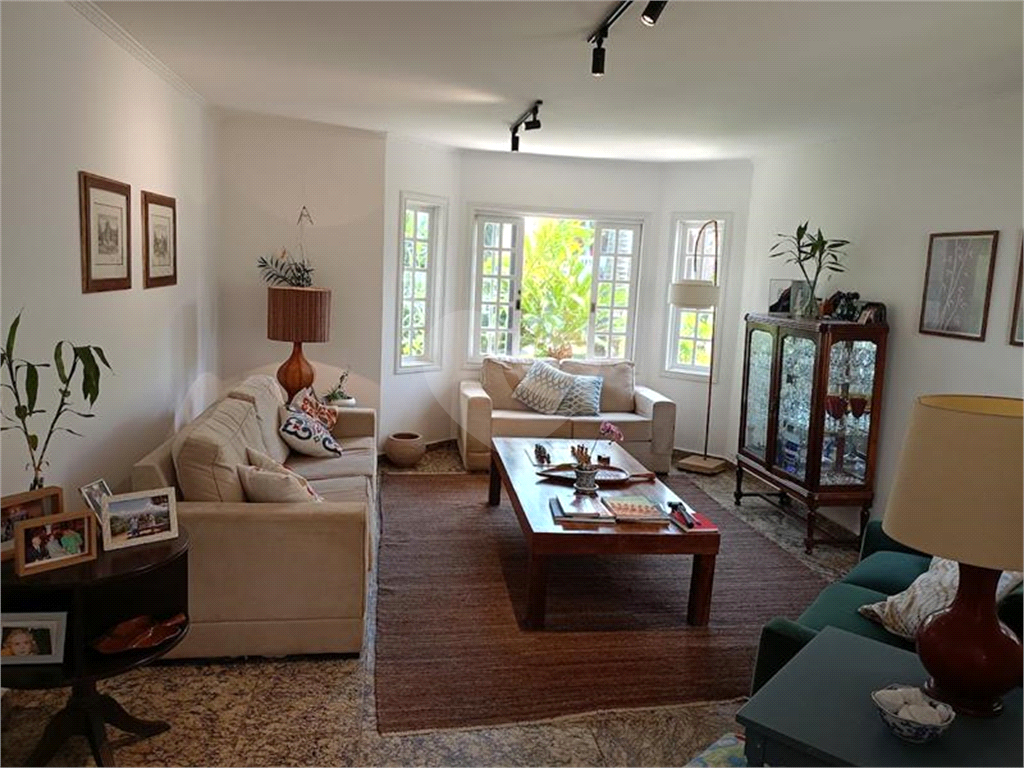 CASA - RESIDENCIAL ALPHAVILLE 11 
