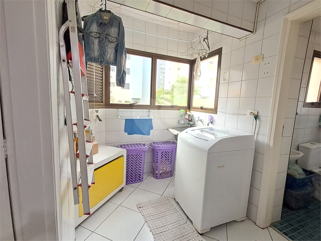 Imóvel de 74m² com 2 suítes com arcondicionado e janela antiruído piscina e 1 vaga Pompéia
