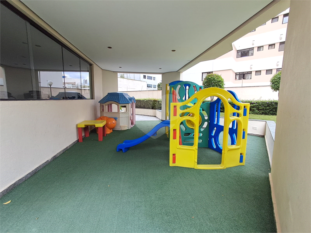 Imóvel de 74m² com 2 suítes com arcondicionado e janela antiruído piscina e 1 vaga Pompéia