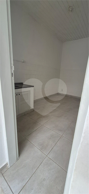 VENDE APARTAMENTO DE 2 DORMITÓRIOS, SACADA E COM VAGA - NA ACLIMAÇÃO