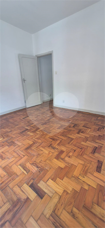 VENDE APARTAMENTO DE 2 DORMITÓRIOS, SACADA E COM VAGA - NA ACLIMAÇÃO