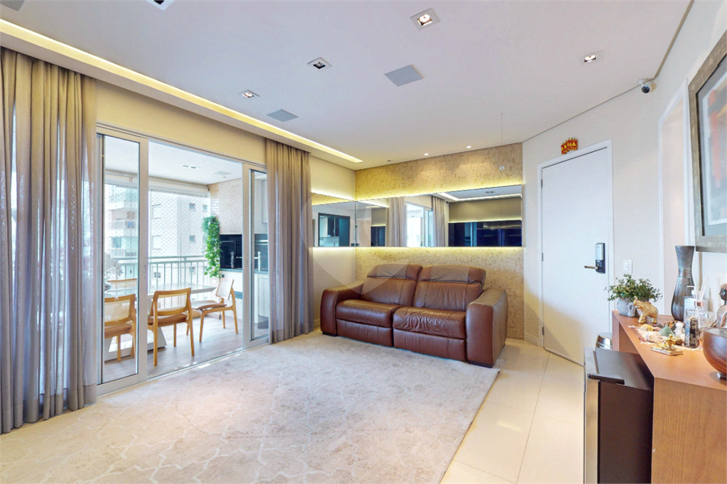 APARTAMENTO em VILA ROMANA