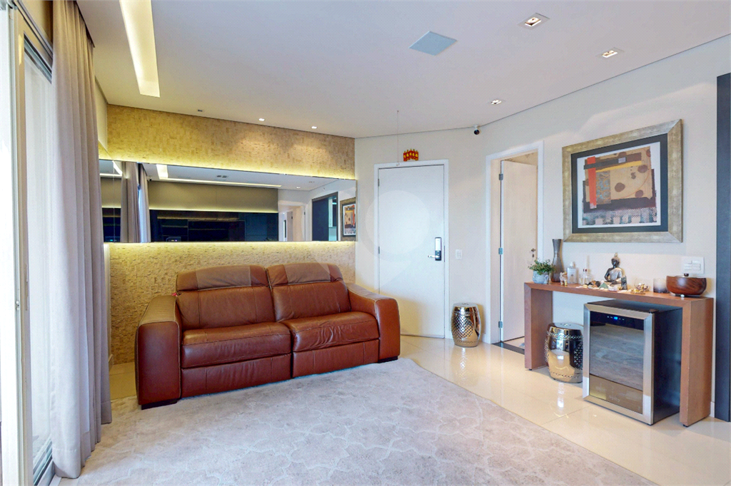 APARTAMENTO em VILA ROMANA