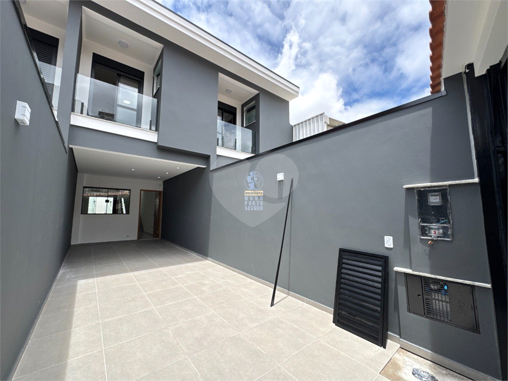 SOBRADO NOVO À VENDA NA PARADA INGLESA - CONFORTO E ESTILO