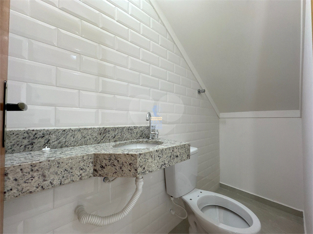 SOBRADO NOVO À VENDA NA PARADA INGLESA - CONFORTO E ESTILO