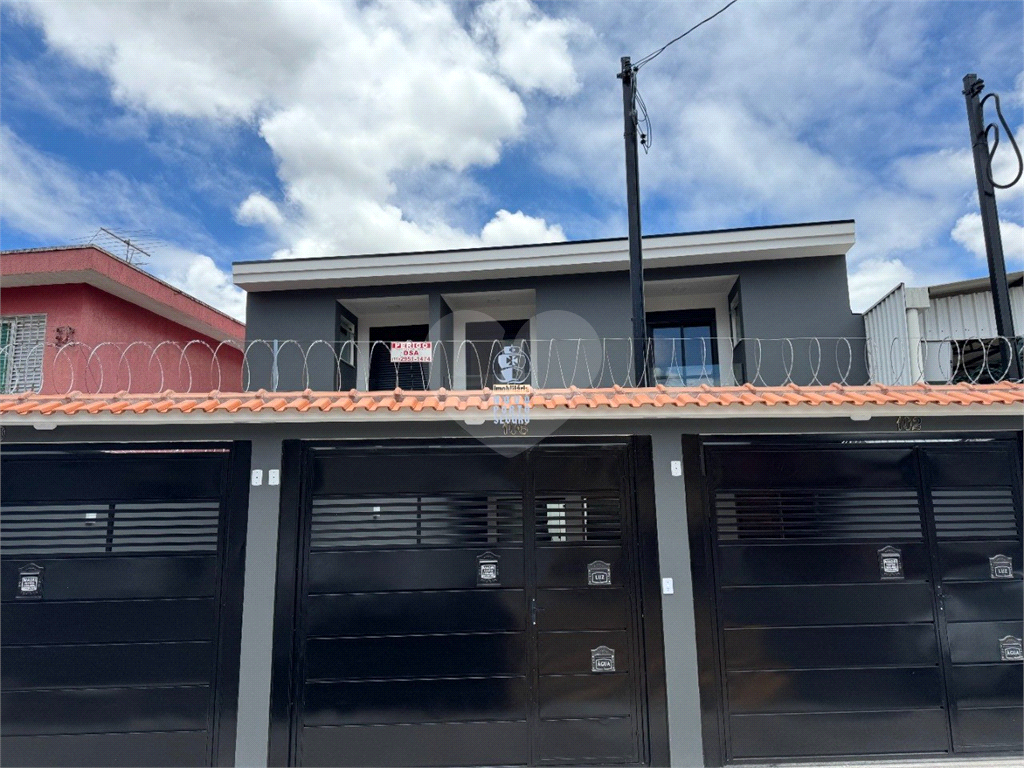 SOBRADO NOVO À VENDA NA PARADA INGLESA - CONFORTO E ESTILO