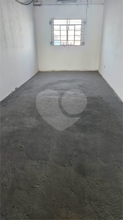 Excelente oportunidade para investidores e empreendedores! Imóvel comercial com 600 m² de área construída, distribuídos em três andares de 200 m² cada, localizado em ponto estratégico da
Galpão, com Três pavimentos amplos e bem distribuídos
Infraestrut