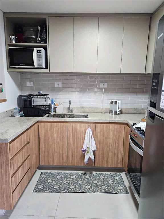 Apartamento com 3 dormitorios e varanda gourmet