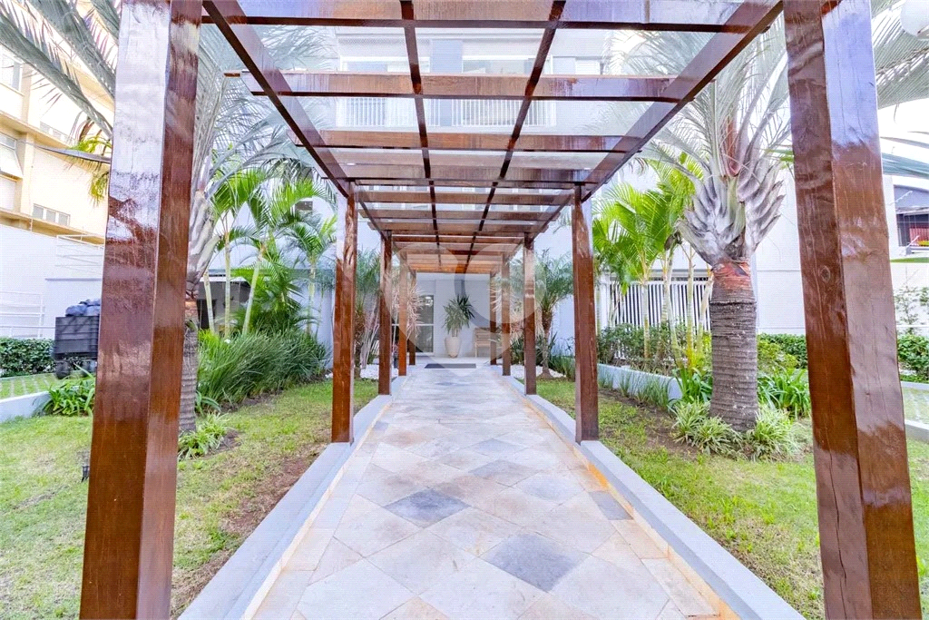 Apartamento com 3 dormitorios e varanda gourmet