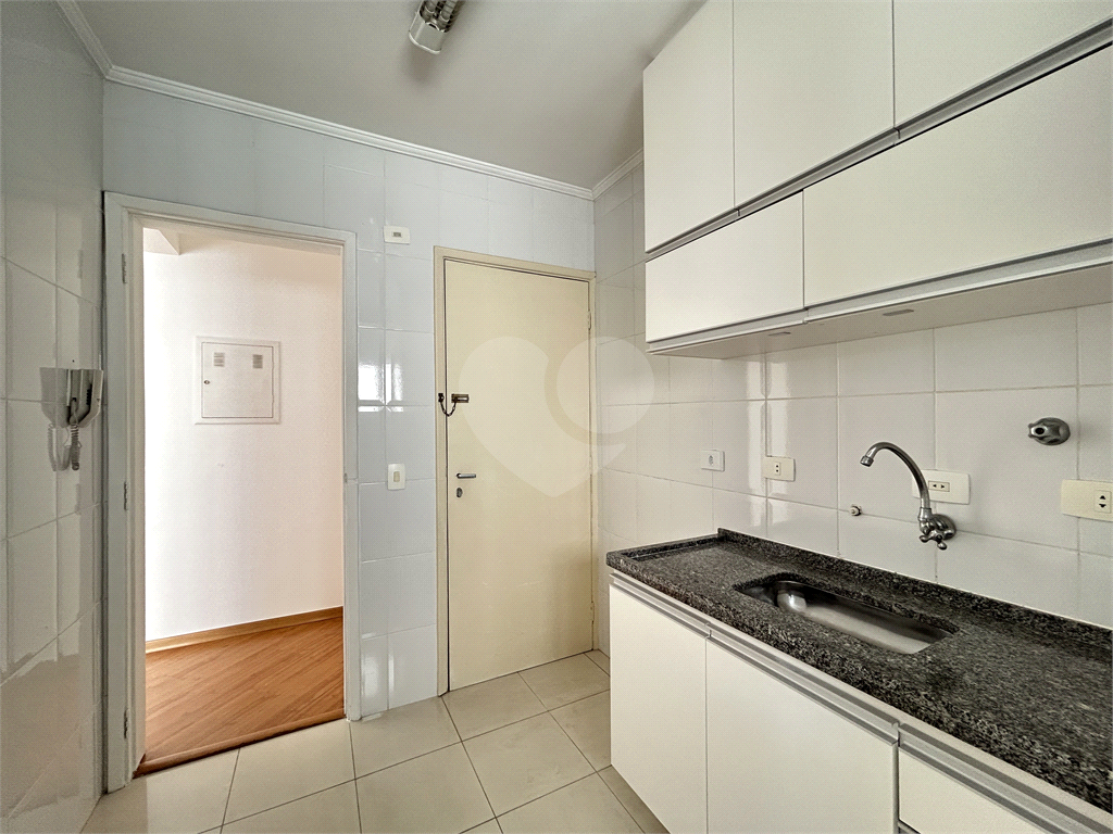 Apartamento de 50m2 em andar alto na Moema Pássaros