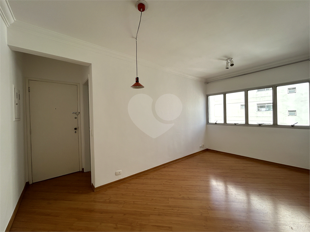 Apartamento de 50m2 em andar alto na Moema Pássaros