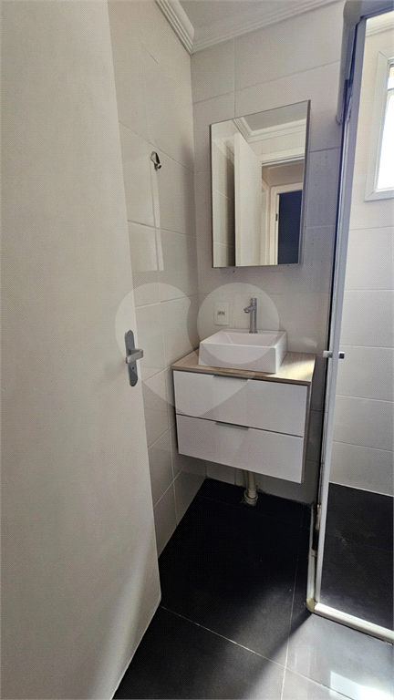 Apto. Vila Nova Cachoeirinha - Regiao do Horto. 02 dormit ,Cozinha , Lavanderia , -01 wc. 01 vaga. Todo reformado.