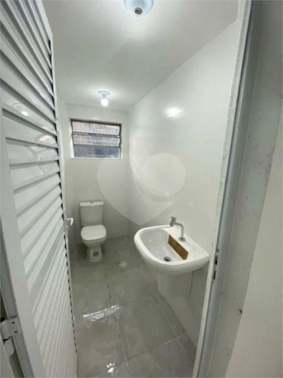 Galpão Comercial de 200m² 3 vagas para veículos, Mezanino) próximo a Rodovias