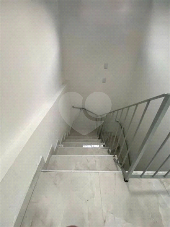 Galpão Comercial de 200m² 3 vagas para veículos, Mezanino) próximo a Rodovias