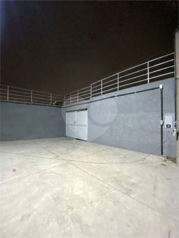 Galpão Comercial de 200m² 3 vagas para veículos, Mezanino) próximo a Rodovias