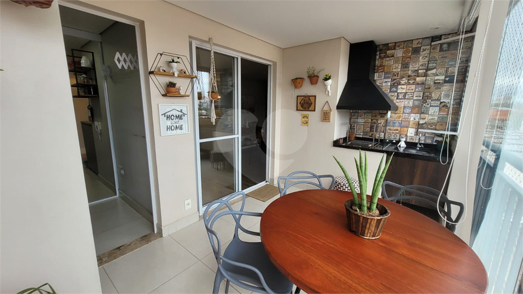 Apartamento 79m2 Vila Guilherme com varanda gourmet com 2 banheiros 2 vagas 2 quartos 1 suíte Aceita e  Estuda Permuta.
