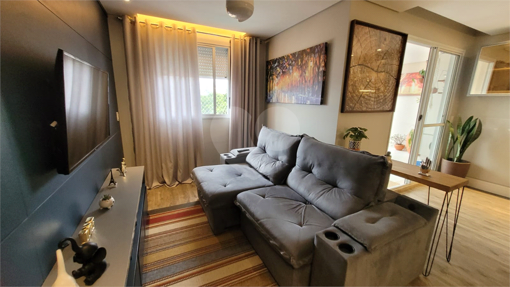 Apartamento 79m2 Vila Guilherme com varanda gourmet com 2 banheiros 2 vagas 2 quartos 1 suíte Aceita e  Estuda Permuta.
