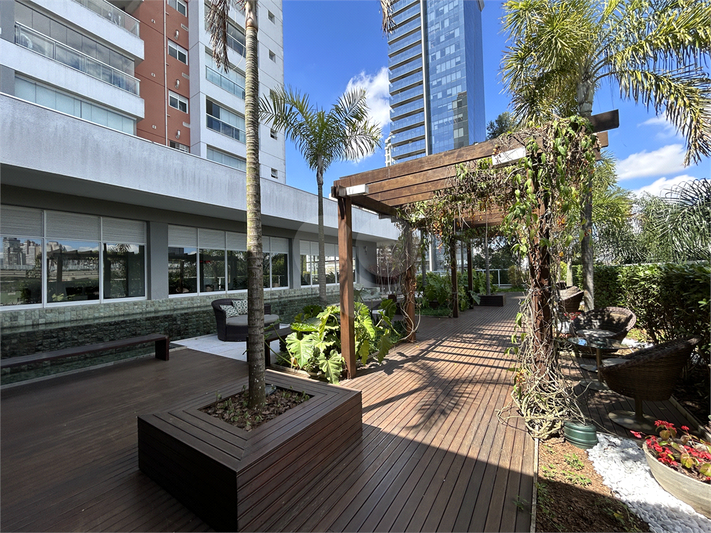 Apartamento em andar bem alto com linda vista livre e do lado silencioso do bairro