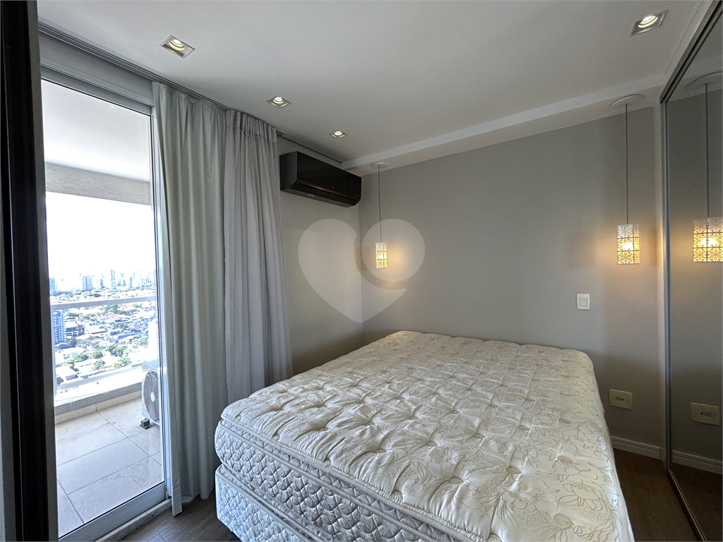 Apartamento em andar bem alto com linda vista livre e do lado silencioso do bairro