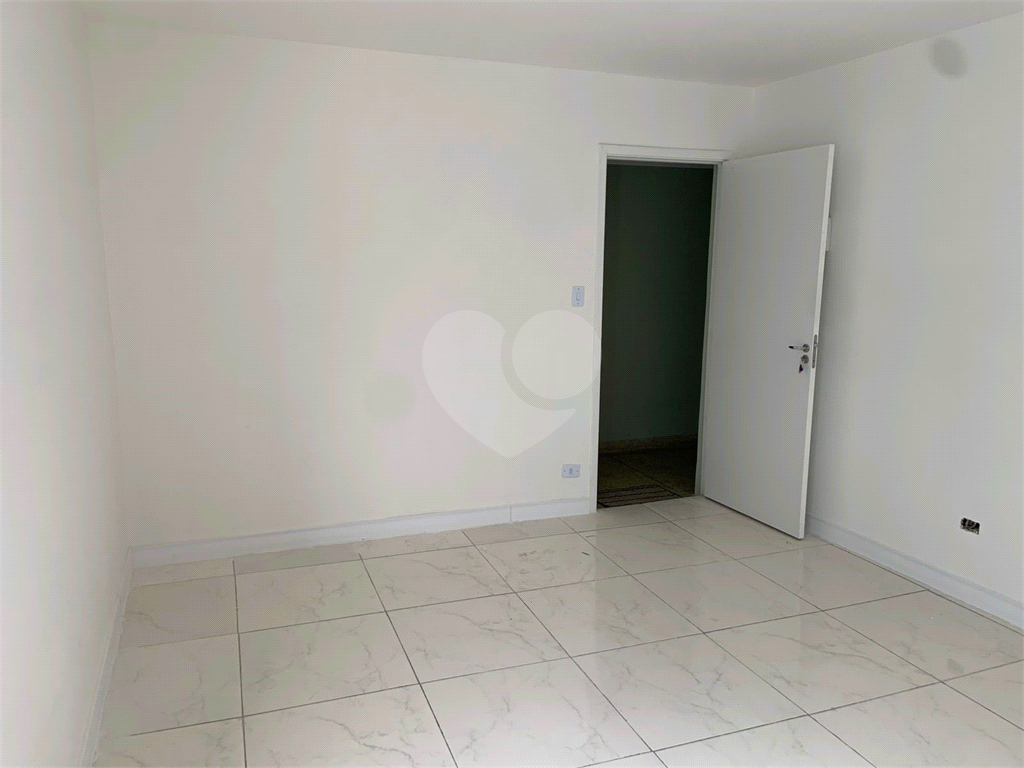 APARTAMENTO em PINHEIROS