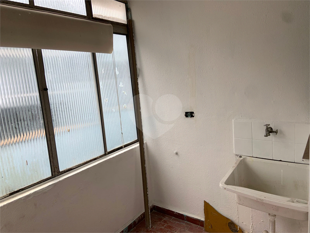 APARTAMENTO em PINHEIROS