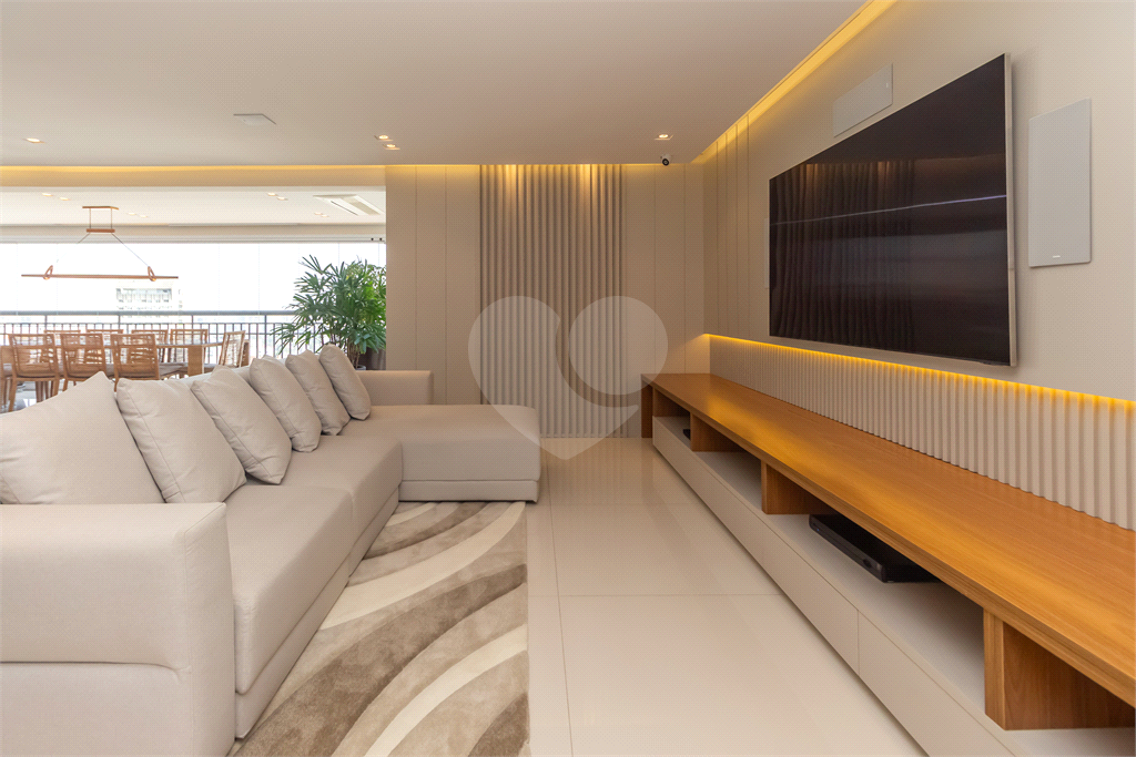 APARTAMENTO REFORMADO E MOBILIADO COM  3 SUÍTES E 4 VAGAS À VENDA NA VILA MARIANA VENDER