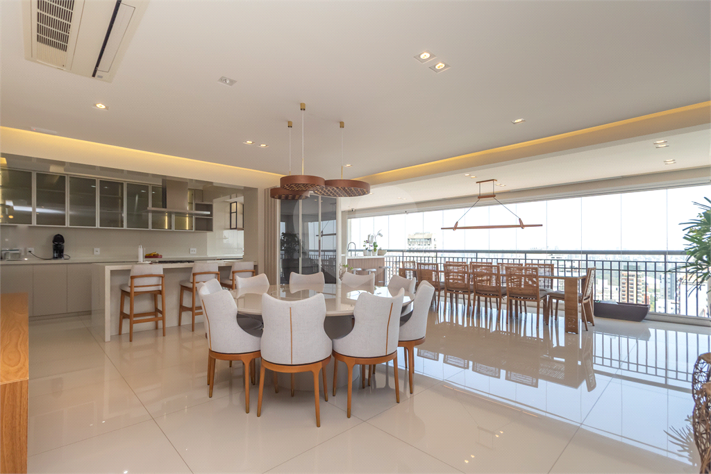 APARTAMENTO REFORMADO E MOBILIADO COM  3 SUÍTES E 4 VAGAS À VENDA NA VILA MARIANA VENDER